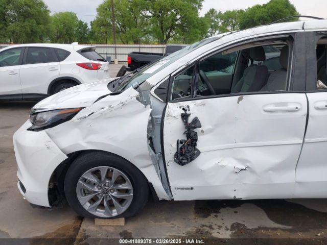 5TDKRKEC9MS056647 Toyota SIENNA LE
