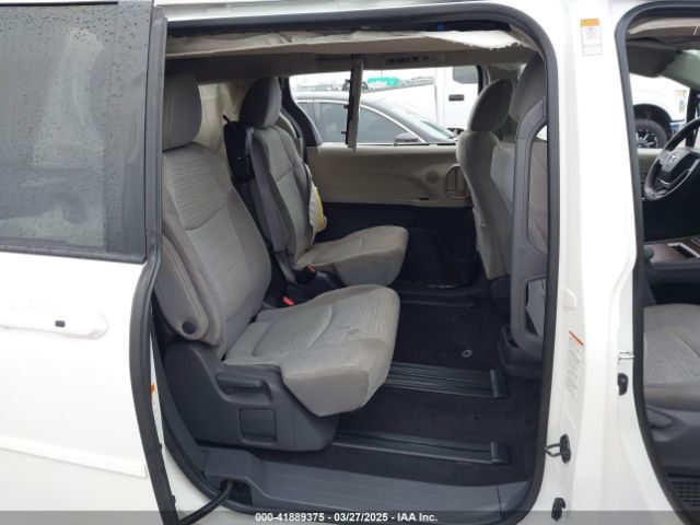 5TDKRKEC9MS056647 Toyota SIENNA LE