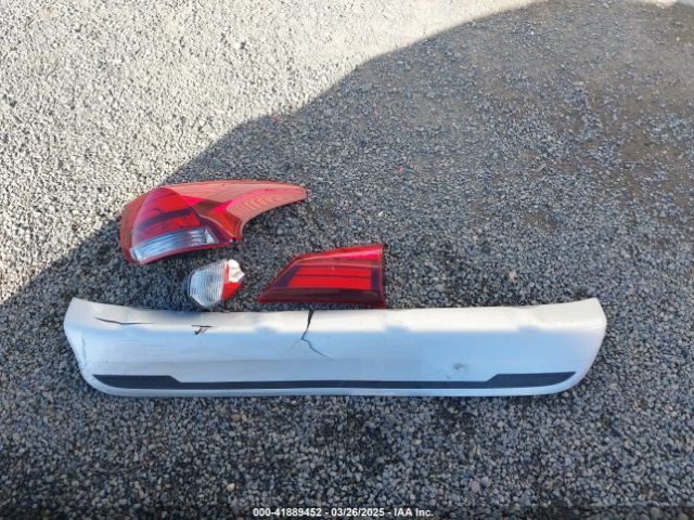 JA4AD3A37KZ030611 Mitsubishi Outlander Se