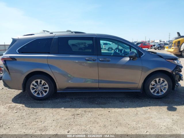 5TDKRKEC2RS215953 Toyota SIENNA LE