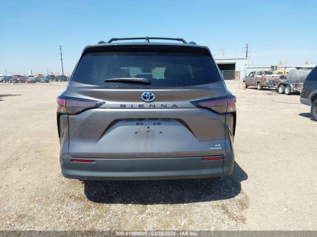 5TDKRKEC2RS215953 Toyota SIENNA LE