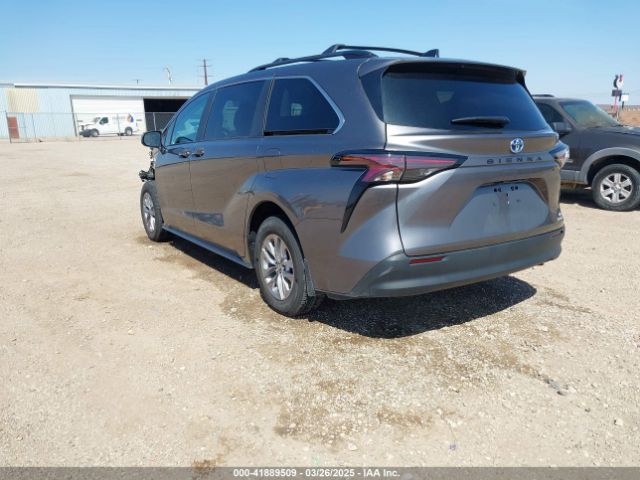 5TDKRKEC2RS215953 Toyota SIENNA LE