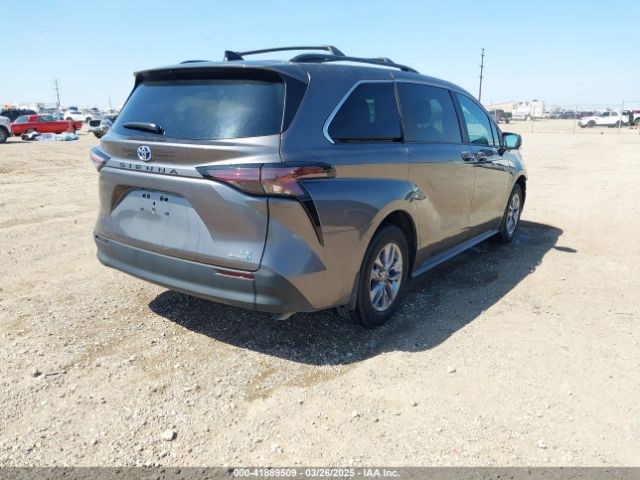 5TDKRKEC2RS215953 Toyota SIENNA LE