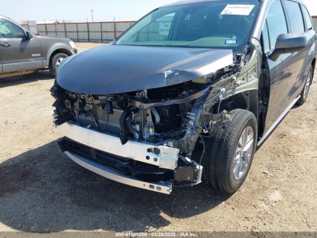 5TDKRKEC2RS215953 Toyota SIENNA LE