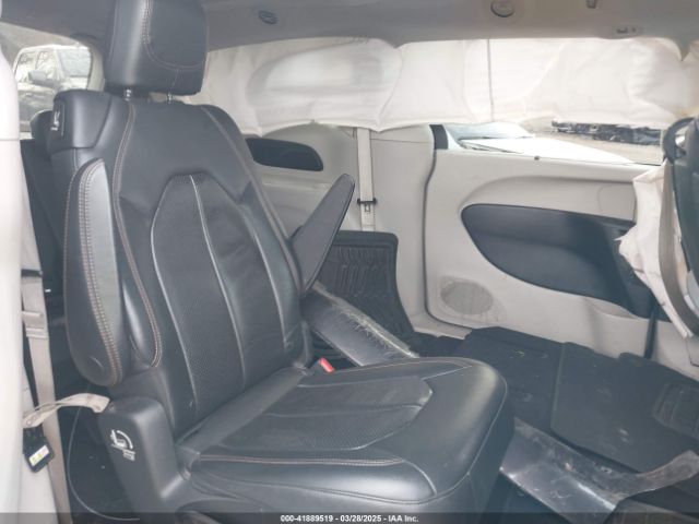 2C4RC1EG9JR234929 Chrysler Pacifica Touring L Plus