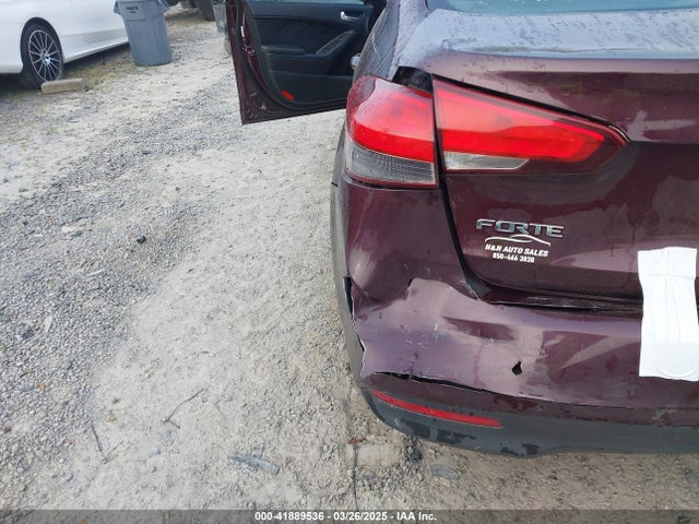 3KPFK4A7XHE118082 KIA FORTE LX