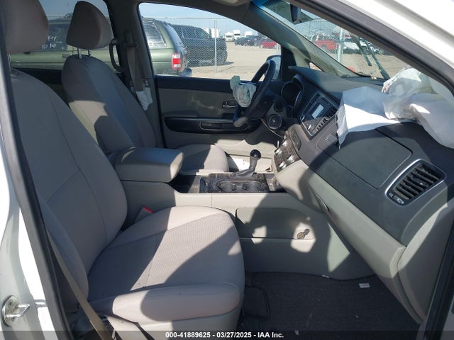 KNDMB5C18G6142343 KIA SEDONA LX