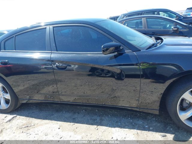 2C3CDXBG4KH664728 Dodge Charger Sxt Rwd
