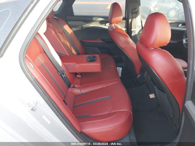 5XXG64J24NG160604 KIA K5 Gt-line