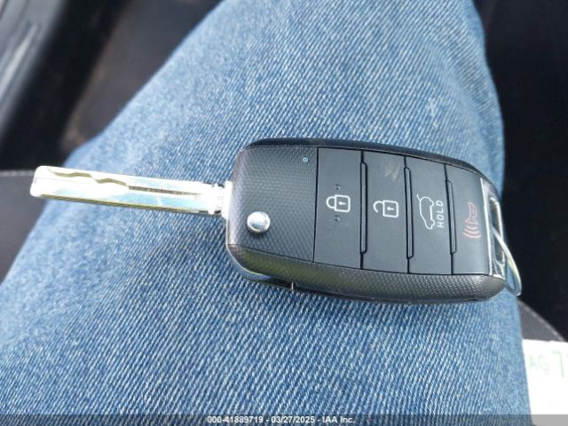 KNDJP3A5XH7448244 KIA SOUL +