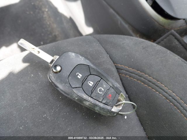 KL7CJKSB8LB314098 Chevrolet Trax Fwd Ls