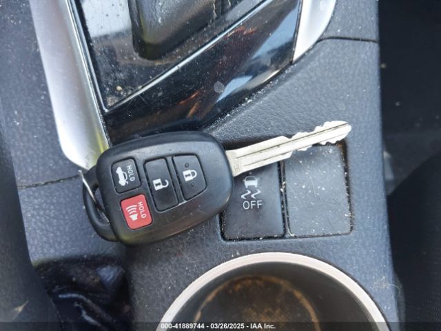 2T1BURHE4KC188581 Toyota COROLLA LE
