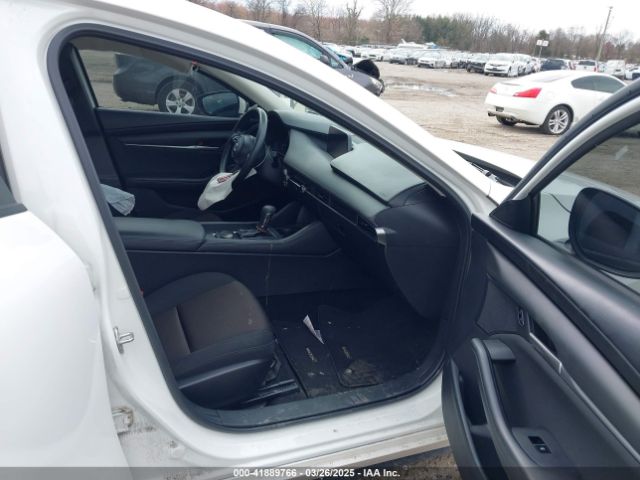 JM1BPAAL6M1310589 Mazda Mazda3 2.5 S