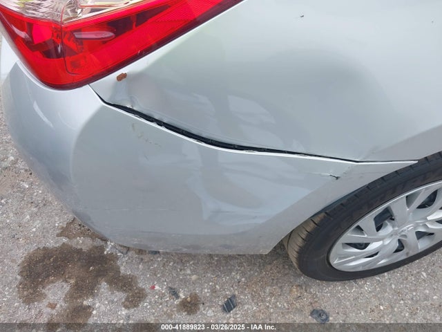 5YFBURHE6HP692462 Toyota COROLLA LE