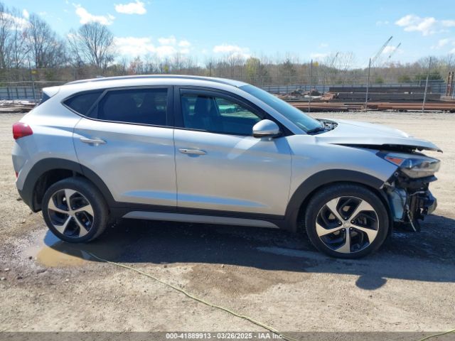 KM8J33AL1JU817635 Hyundai Tucson Sport