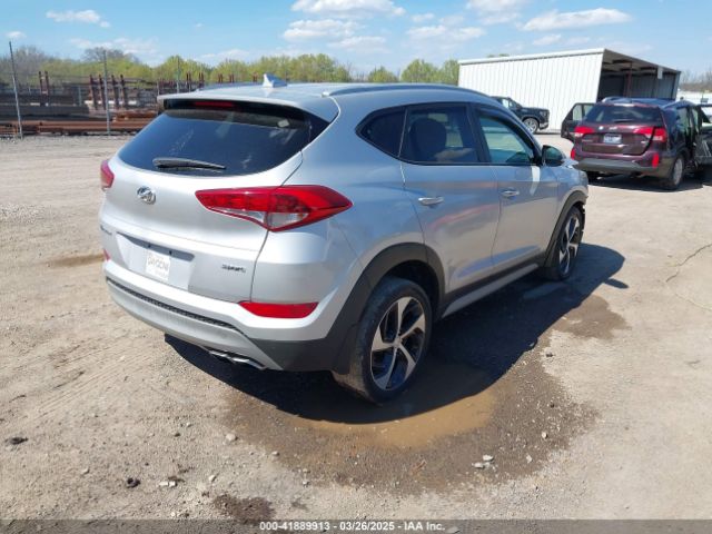 KM8J33AL1JU817635 Hyundai Tucson Sport