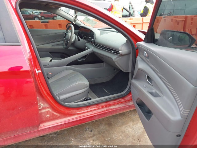 5NPLS4AG0NH077407 Hyundai ELANTRA SEL