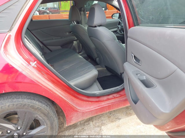 5NPLS4AG0NH077407 Hyundai ELANTRA SEL