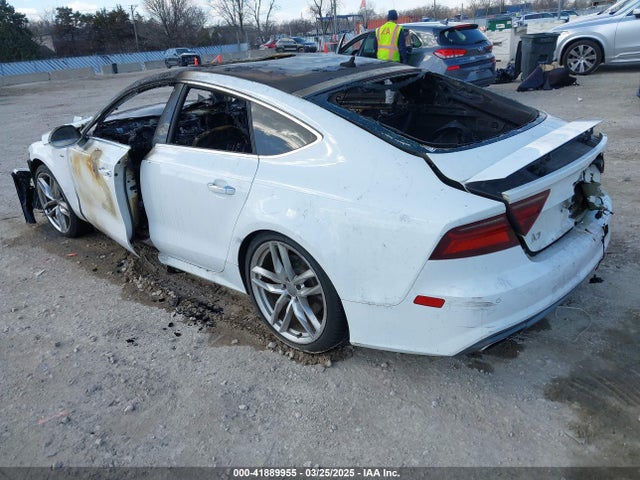2016 AUDI A7 WAUWGAFC1GN087916 Photo 2
