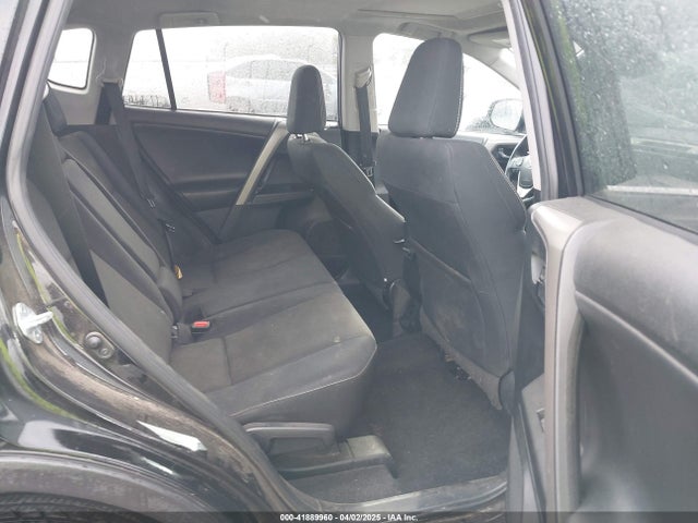 2T3WFREV9JW412755 Toyota Rav4 Xle
