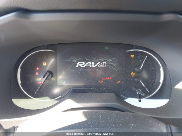 2T3K1RFV8RC286686 Toyota RAV4 LE