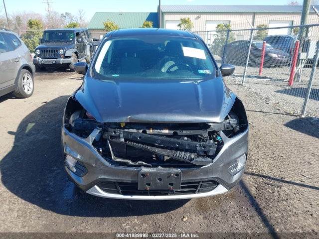 1FMCU9GD8HUC75467 Ford ESCAPE SE