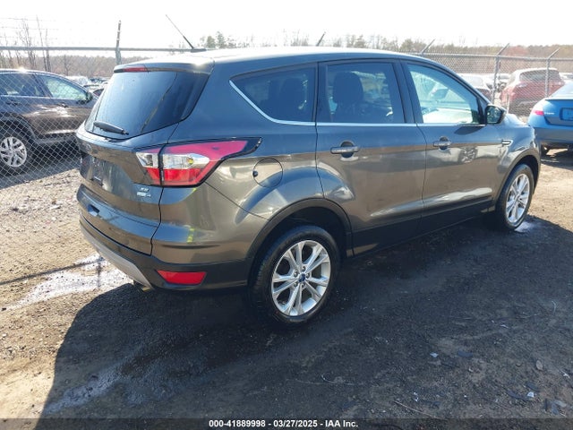 1FMCU9GD8HUC75467 Ford ESCAPE SE