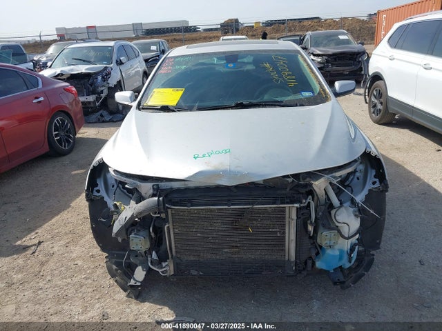 1G1ZD5ST4LF009780 Chevrolet Malibu Fwd Lt