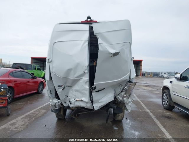 W1W40CHY2MT056236 Mercedes-Benz Sprinter 2500 High Roof I4