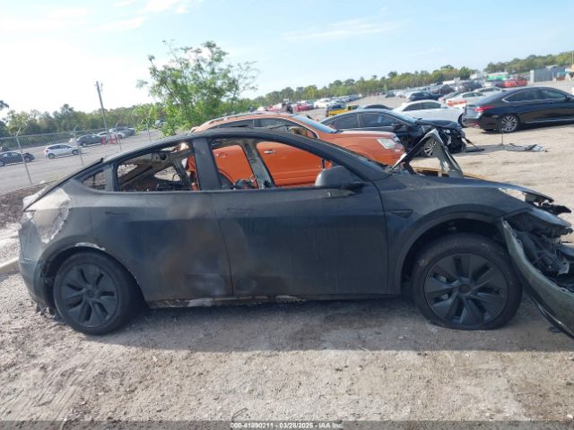 7SAYGDED0SA374761 Tesla Model Y Long Range Dual Motor All-wheel Drive