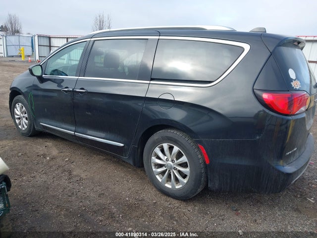 Chrysler Pacifica Touring L 2018 2C4RC1BG3JR123166 Image 3