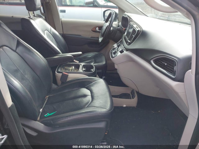 Chrysler Pacifica Touring L 2018 2C4RC1BG3JR123166 Image 5