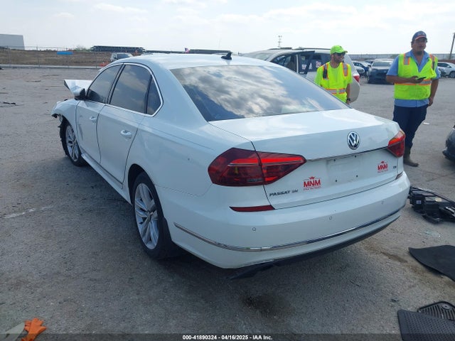 1VWGT7A33HC019737 Volkswagen Passat 1.8t Se