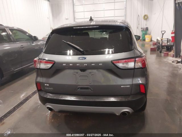 1FMCU9G69NUB21752 Ford ESCAPE SE