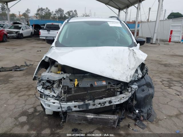 1FMCU0GD0HUD77275 Ford ESCAPE SE