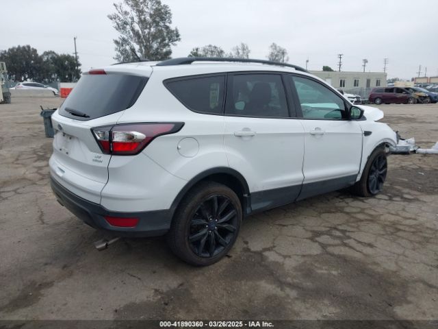 1FMCU0GD0HUD77275 Ford ESCAPE SE