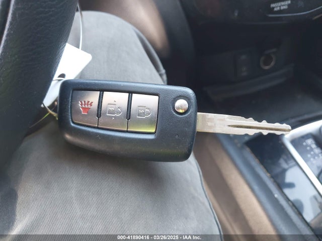JN8AT2MV1HW008876 Nissan ROGUE S