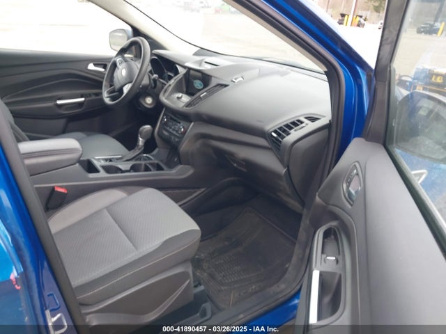 1FMCU0GD2HUB68121 Ford ESCAPE SE
