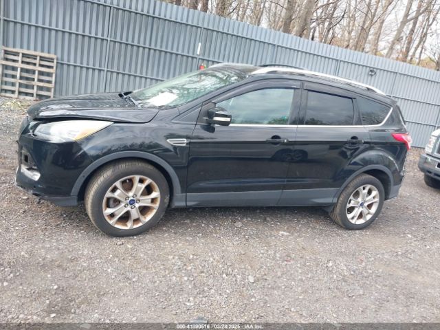 1FMCU9J95GUC32532 Ford Escape Titanium