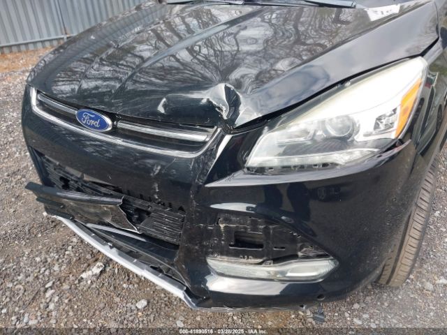 1FMCU9J95GUC32532 Ford Escape Titanium