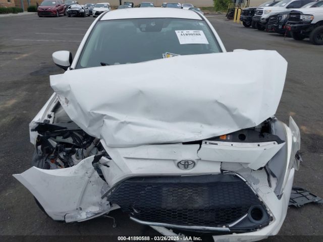 3MYDLBYVXKY507258 Toyota YARIS LE