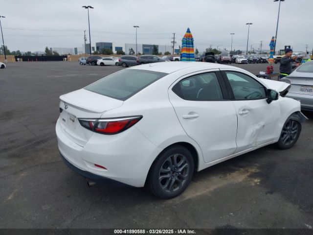 3MYDLBYVXKY507258 Toyota YARIS LE
