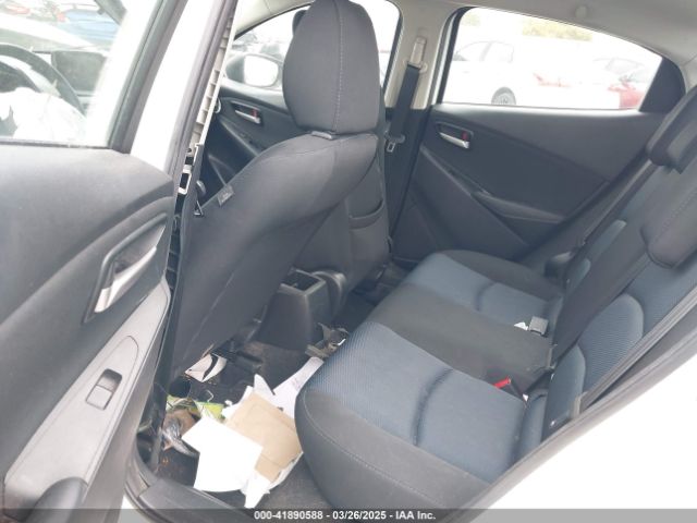 3MYDLBYVXKY507258 Toyota YARIS LE