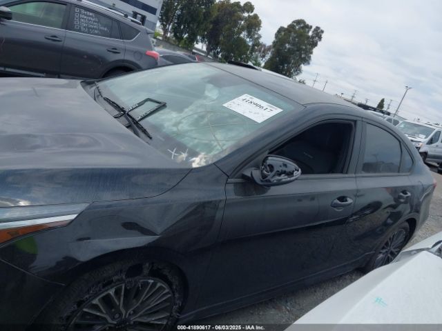 3KPF54AD8PE539617 KIA Forte Gt-line