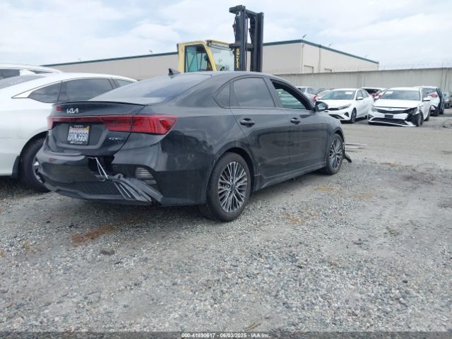 3KPF54AD8PE539617 KIA Forte Gt-line