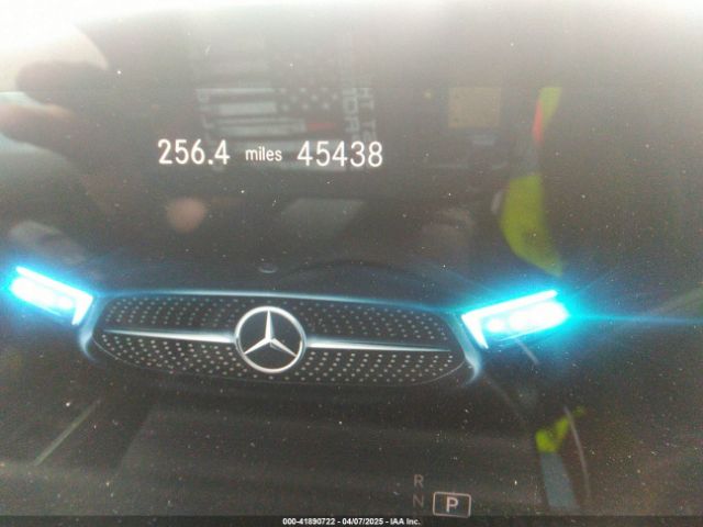 WDD3G4FB6KW028111 Mercedes-Benz A 220 4matic