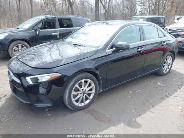 WDD3G4FB6KW028111 Mercedes-Benz A 220 4matic