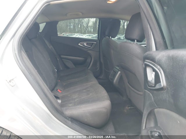 1C3CCCAB2FN692204 Chrysler 200 Limited