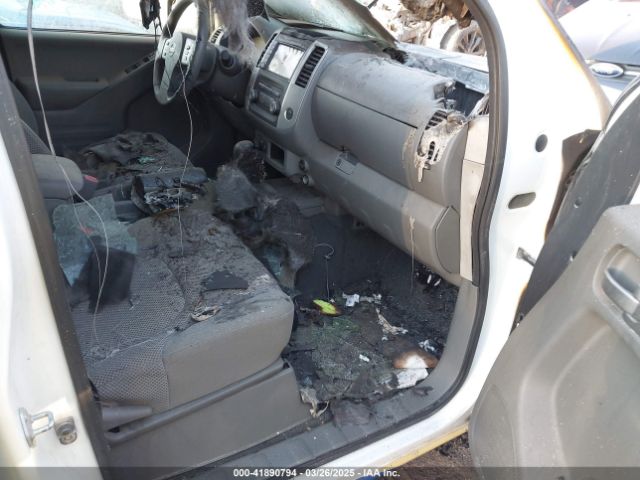 1N6ED0EBXMN702319 Nissan Frontier Sv 4x4