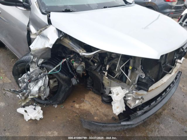 5TDZARFH4GS022855 Toyota Highlander Le